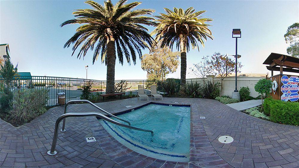 Quality Inn & Suites Livermore Wine Country Екстериор снимка