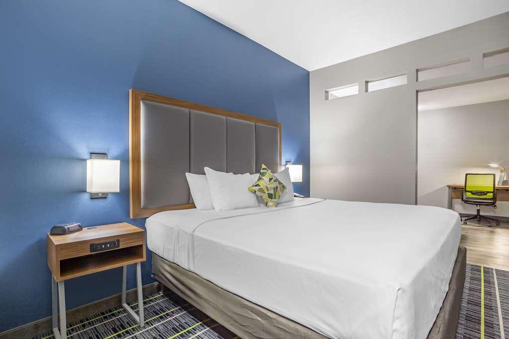 Quality Inn & Suites Livermore Wine Country Стая снимка